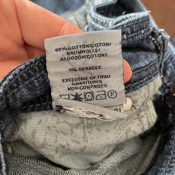 SILVER JEANS TWISTED CAPRI DISTRESSED WOMEN'S SIZE 26 See Pics For Measurements - Picture 9 of 14